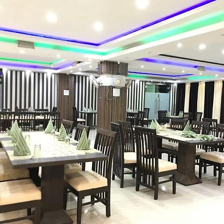 Hotel Sarweshwary Varanasi Exteriör bild