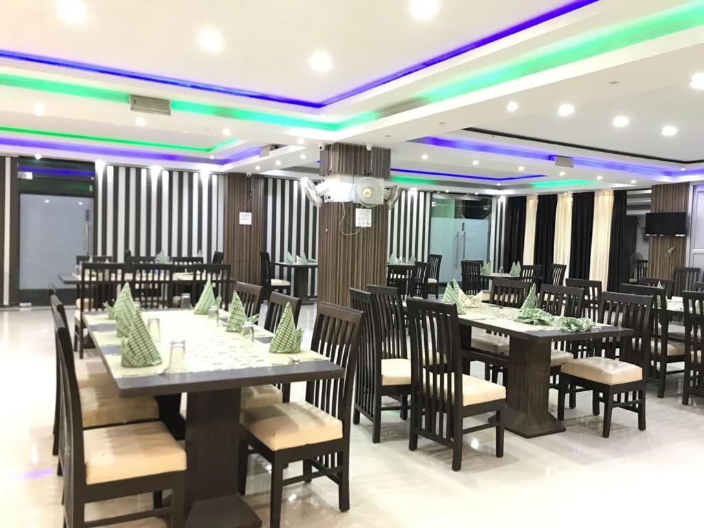 Hotel Sarweshwary Varanasi Exteriör bild