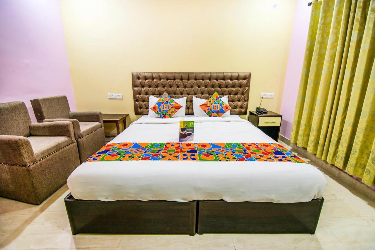 Hotel Sarweshwary Varanasi Exteriör bild