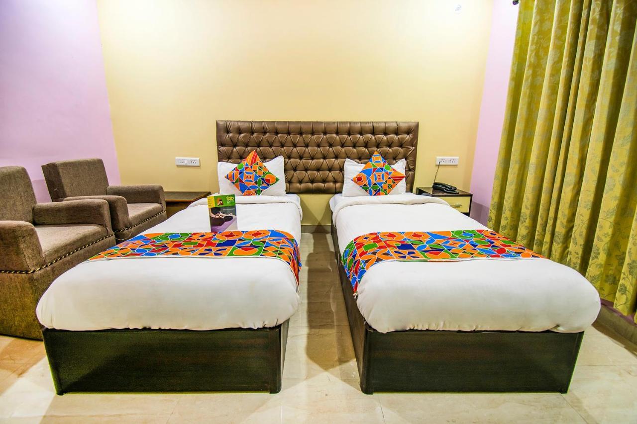 Hotel Sarweshwary Varanasi Exteriör bild